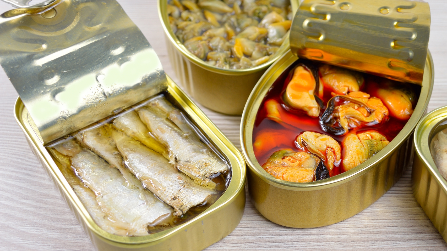Latas de conservas de pescado y marisco