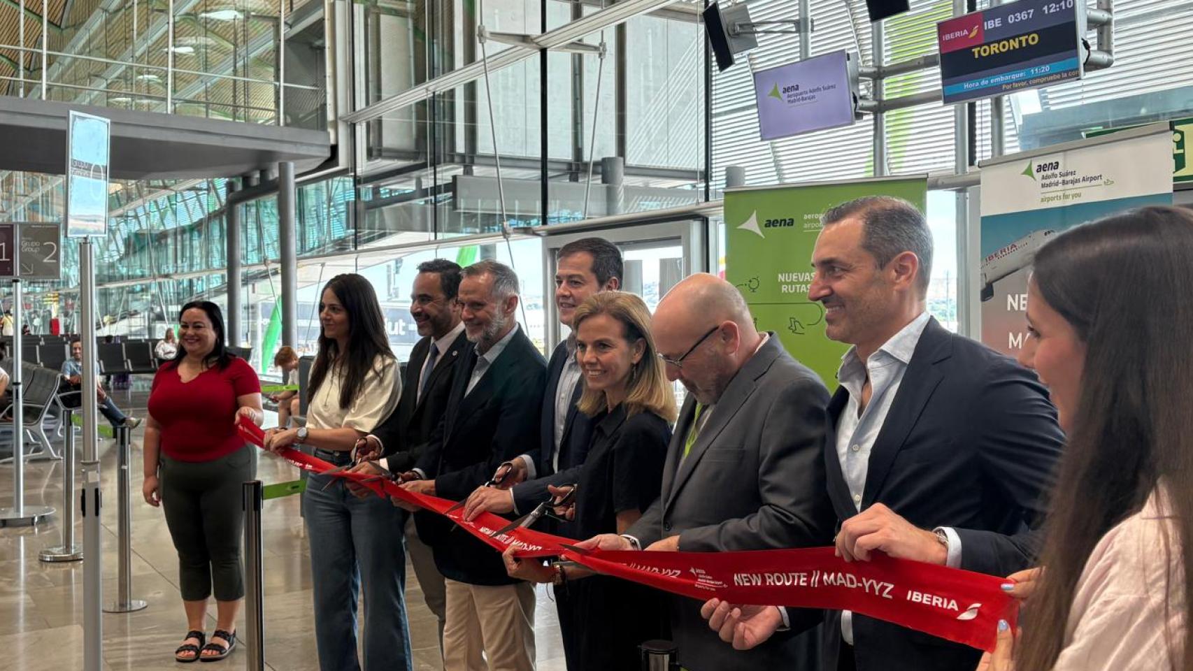 Inauguración del vuelo Madrid-Toronto de este sábado 13 de junio. 