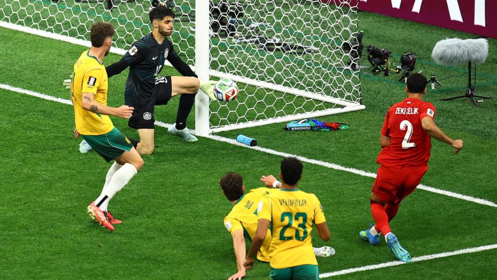 Patrick Beach, durante una acción del partido contra Turquía.