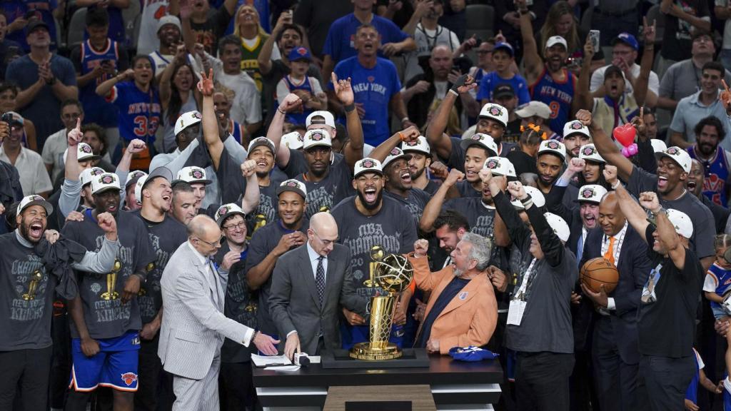 2026-06-14T044545Z_1267132268_MT1USATODAY29195283_RTRMADP_3_NBA-FINALS-NEW-YORK-KNICKS-AT-SAN-ANTONIO-SPURS.JPG