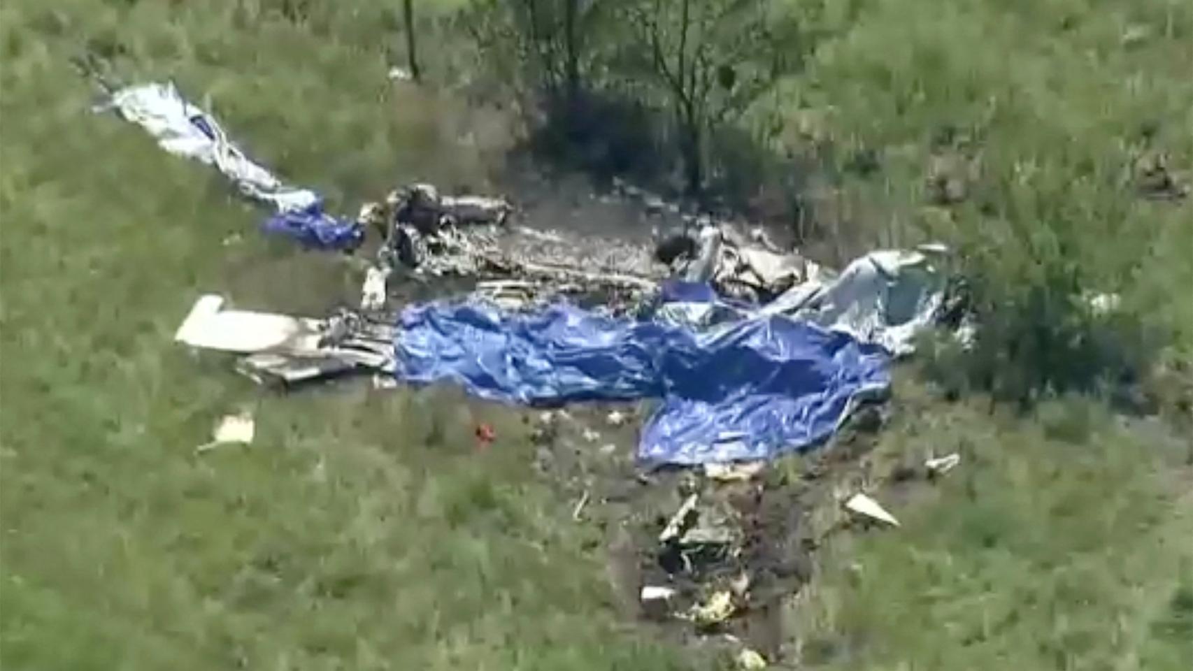 Mueren 11 paracaidistas y el piloto al estrellarse una avioneta en Missouri
