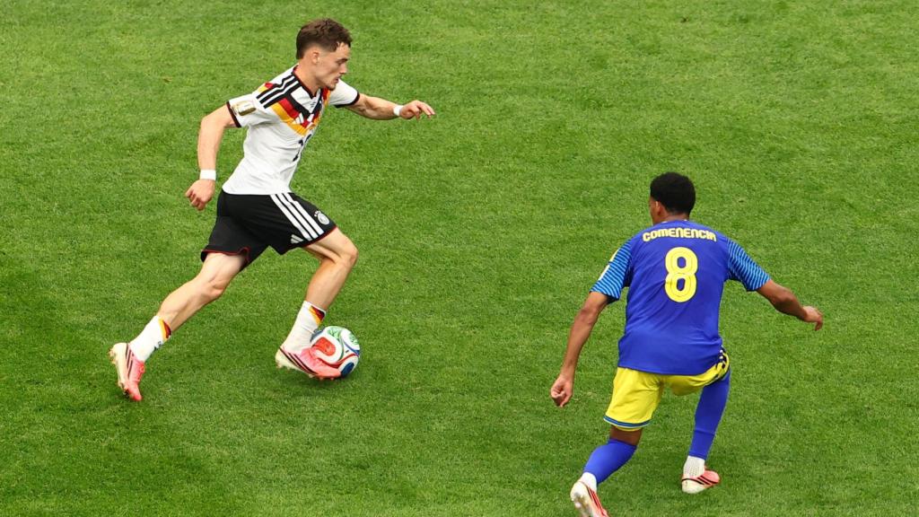 Debut durante el partido contra Alemania.