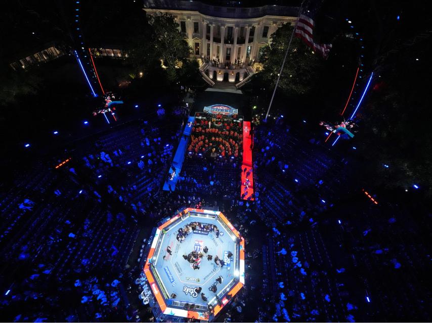 Vista aérea del octágono de UFC en el jardín sur de la Casa Blanca.