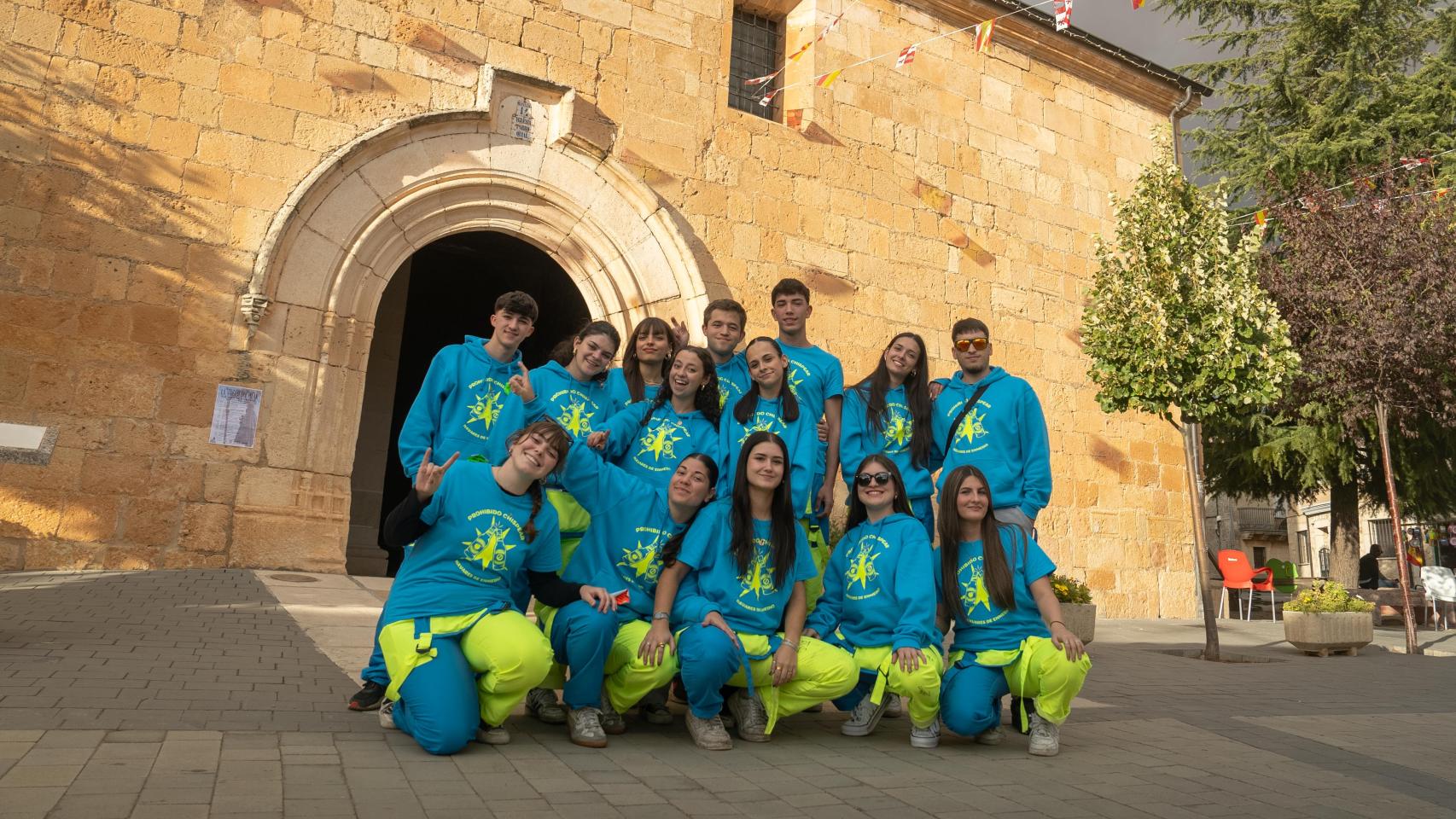 La peña 'Prohibido Chispear' de Navares de Enmedio (Segovia), ganadora de la primera edición del concurso