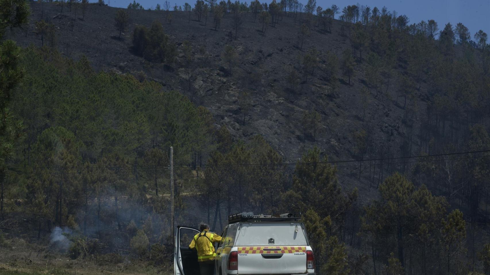 Segundo día del incendio de Boborás