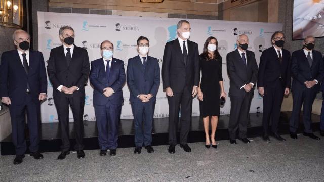 Los reyes Felipe y Letizia acompañan a Rozalén en su vuelta a los escenarios
