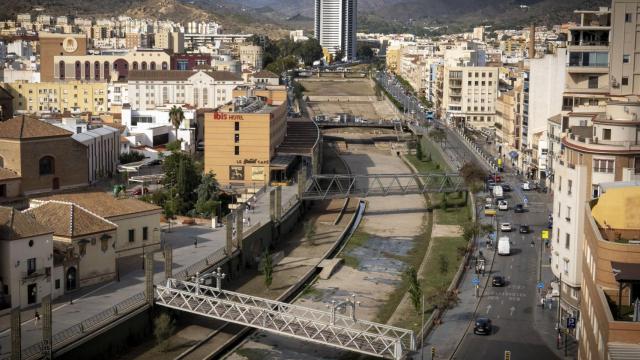 Imagen del cauce del río Guadalmedina de su Málaga.