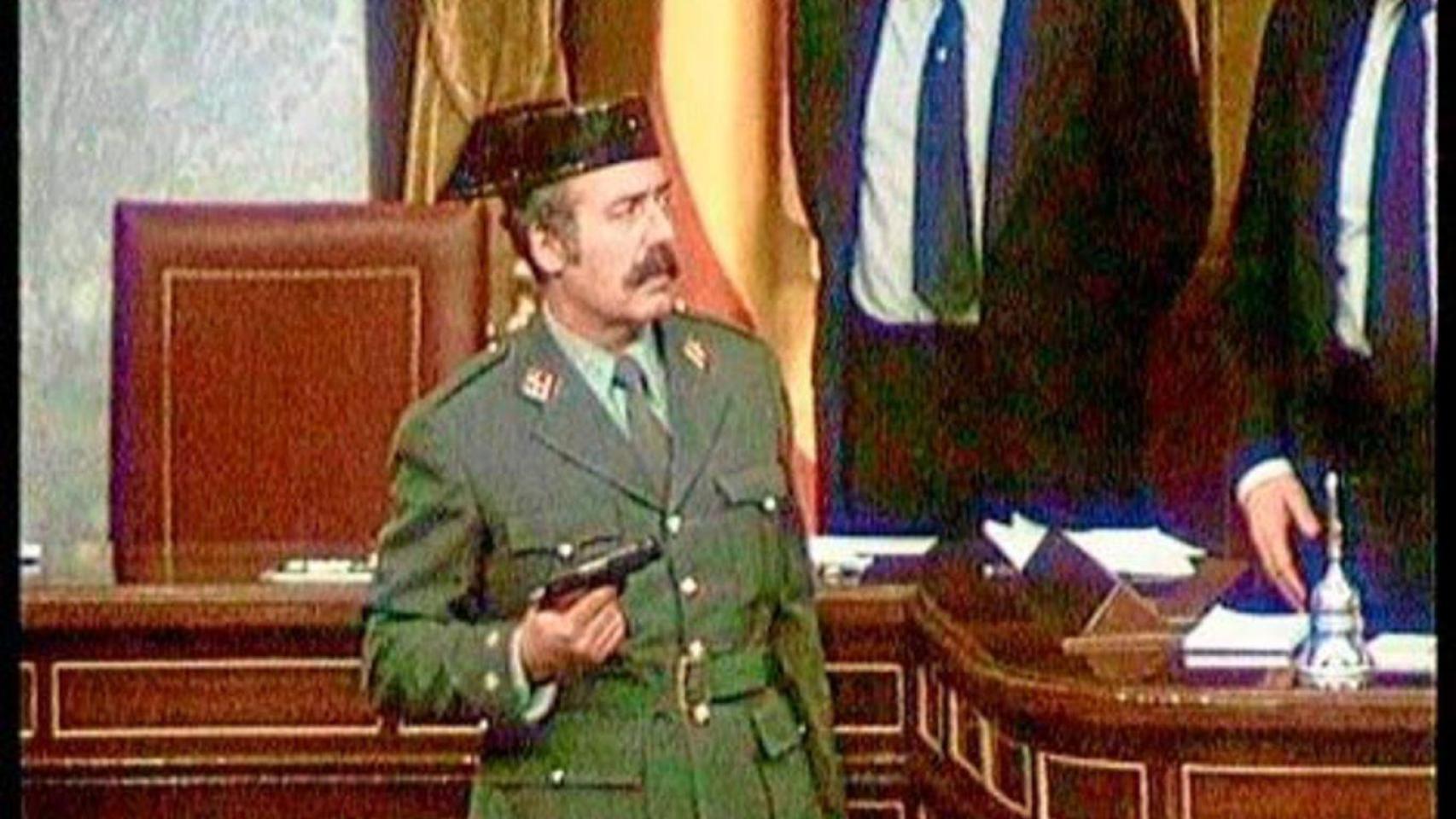 El teniente coronel Antonio Tejero, durante el golpe del 23-F.