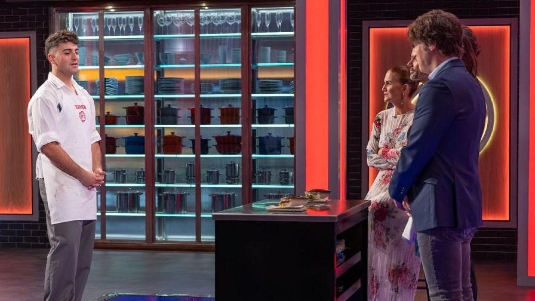 Juanjo Bona y el jurado de 'MasterChef Celebrity España'.