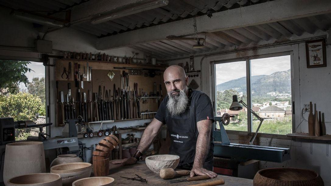 El tomiñés Aitor Martínez, Premio Nacional de Artesanía 2025.