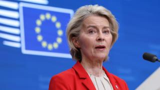La presidenta de la Comisión Europea, Ursula von der Leyen, durante la rueda de prensa de este viernes en Bruselas