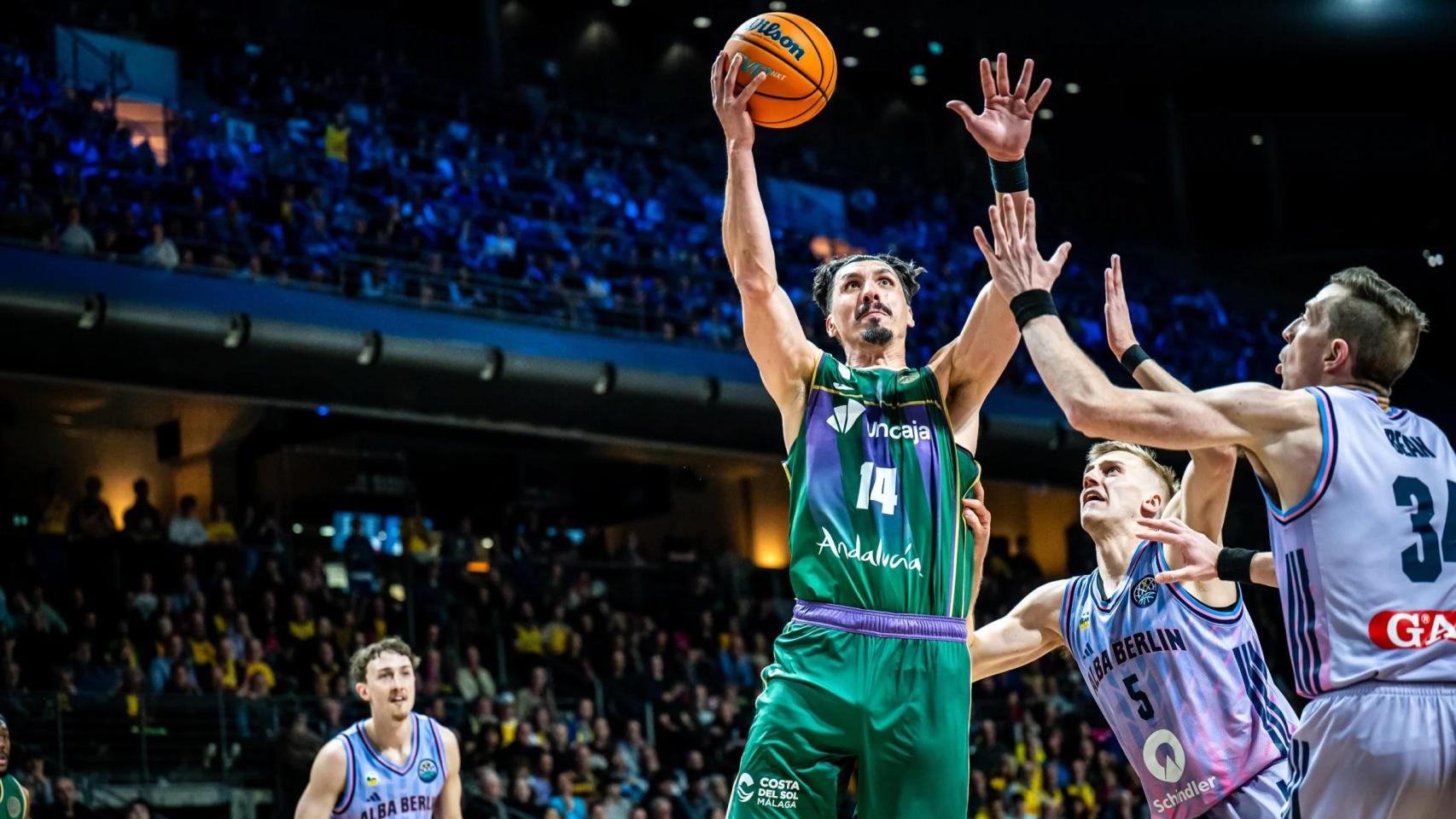 Nihad Djedovic durante el Alba Berlin vs. Unicaja de los cuartos de final de la BCL