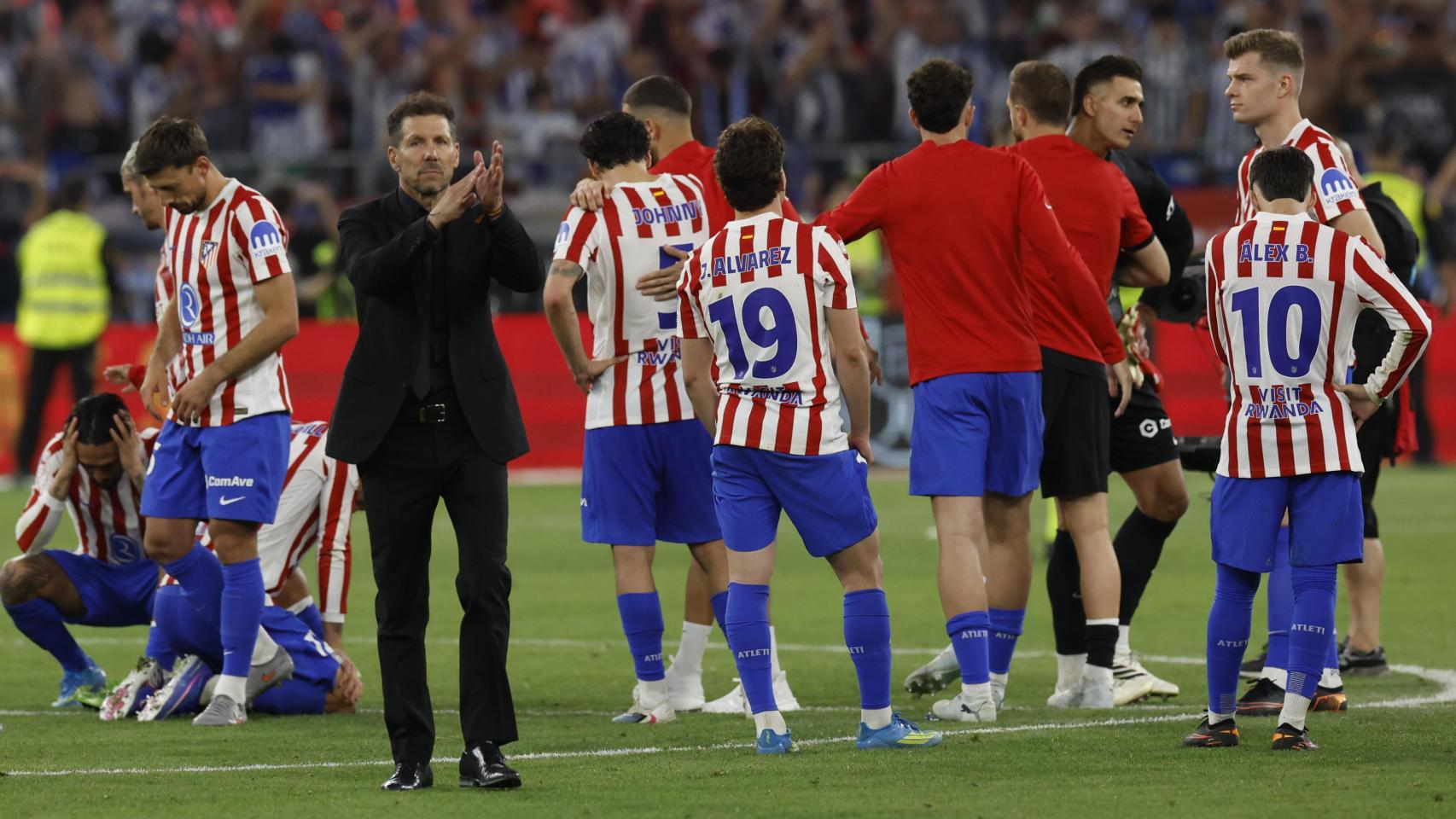 Simeone agradece el apoyo a la afición tras la derrota en la final de la Copa del Rey.
