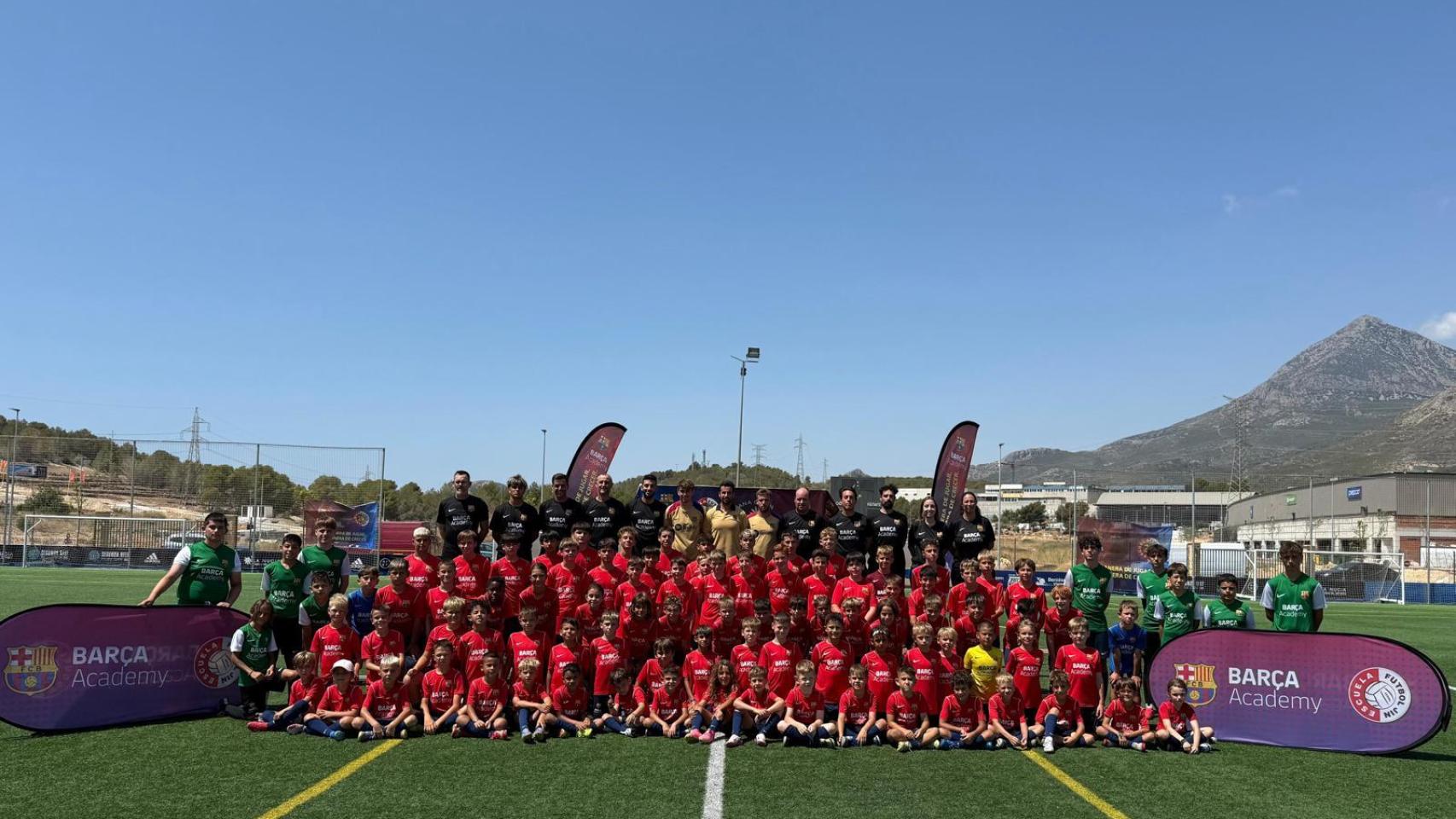 Jóvenes participantes durante una de las jornadas de formación de la Barça Academy