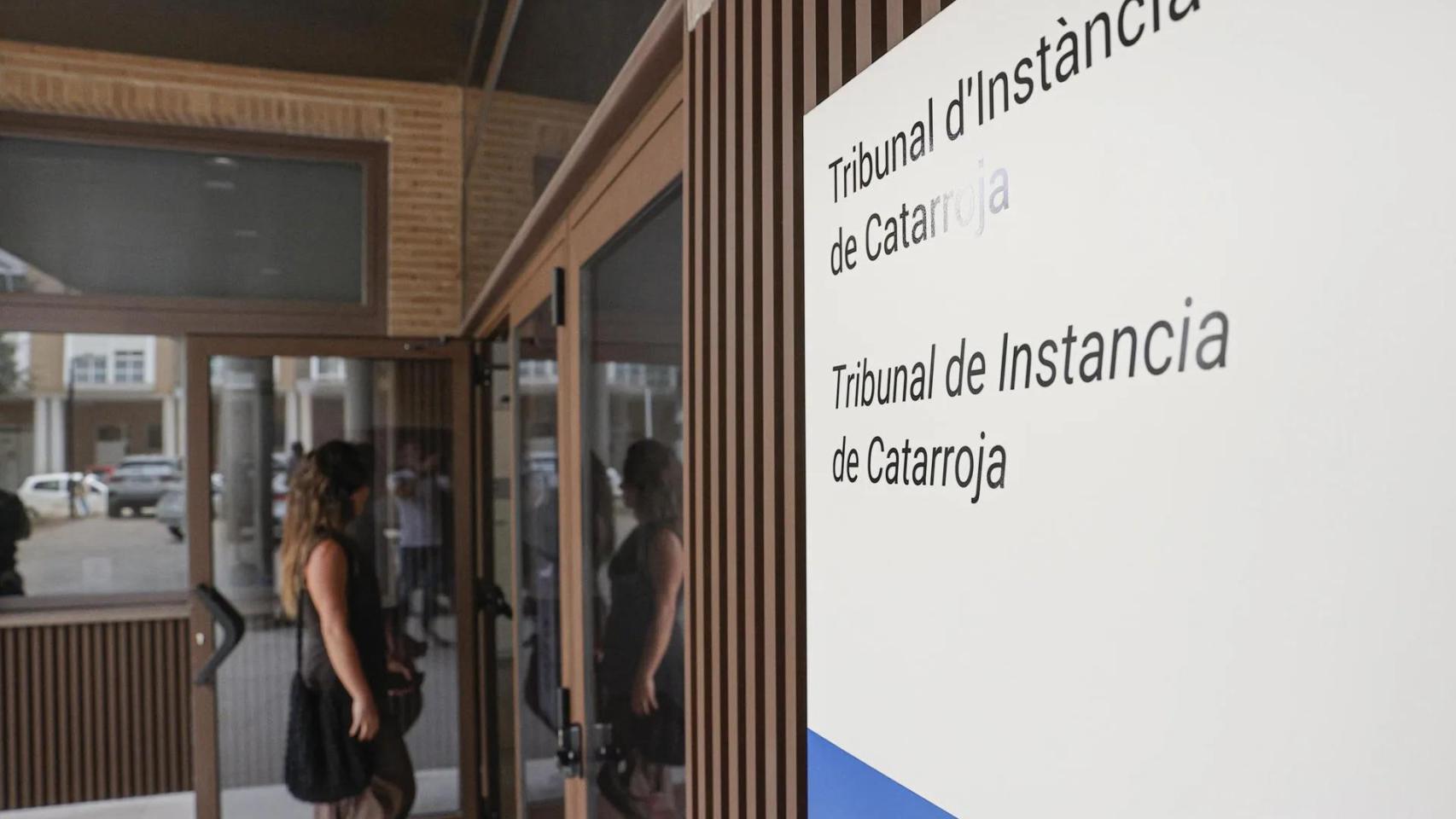 Imagen de los juzgados de Catarroja.  EFE / Manuel Bruque