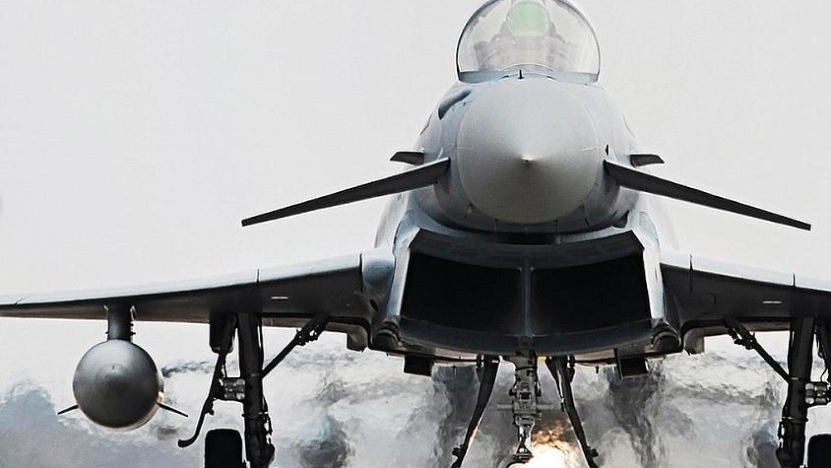 Un caza Eurofighter que participa en el Festival Aéreo Internacional de San Javier.