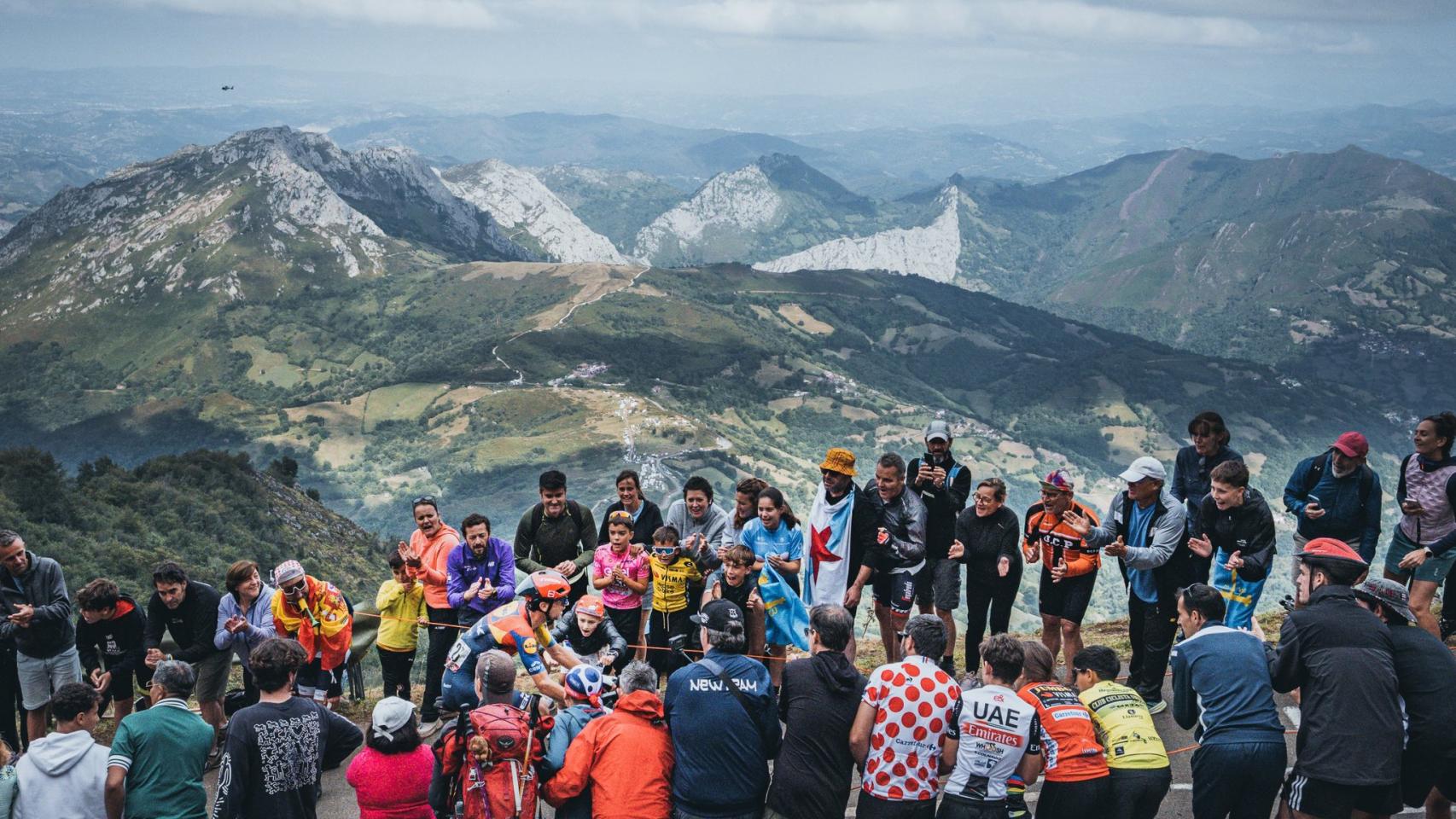 Una imagen del Angliru en la pasada edición de La Vuelta 2025.