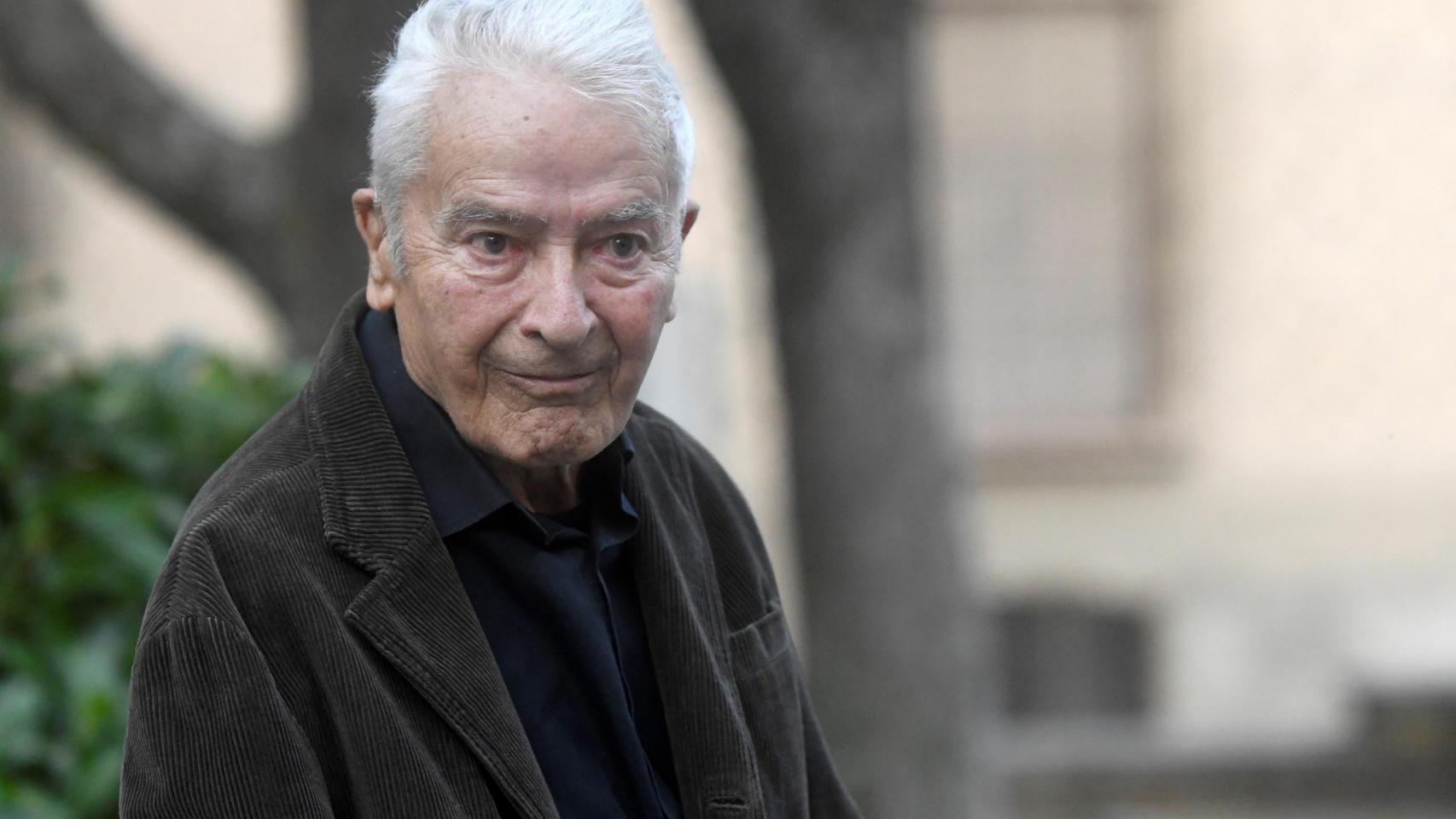 José María Cruz Novillo, autor de logotipos 