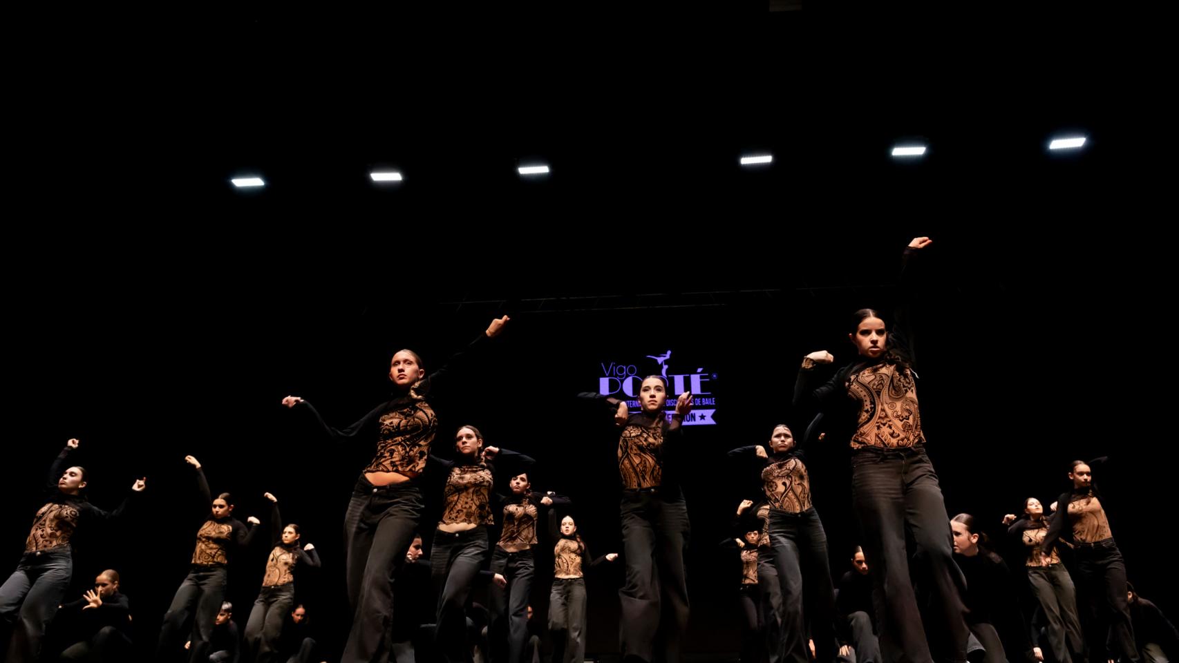 Coreografía 'Negra y Sombra' de la escuela Arte&Danza de Vigo