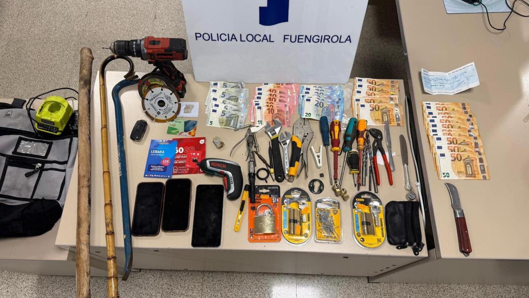 Una imagen de todo lo que llevaban en el coche.