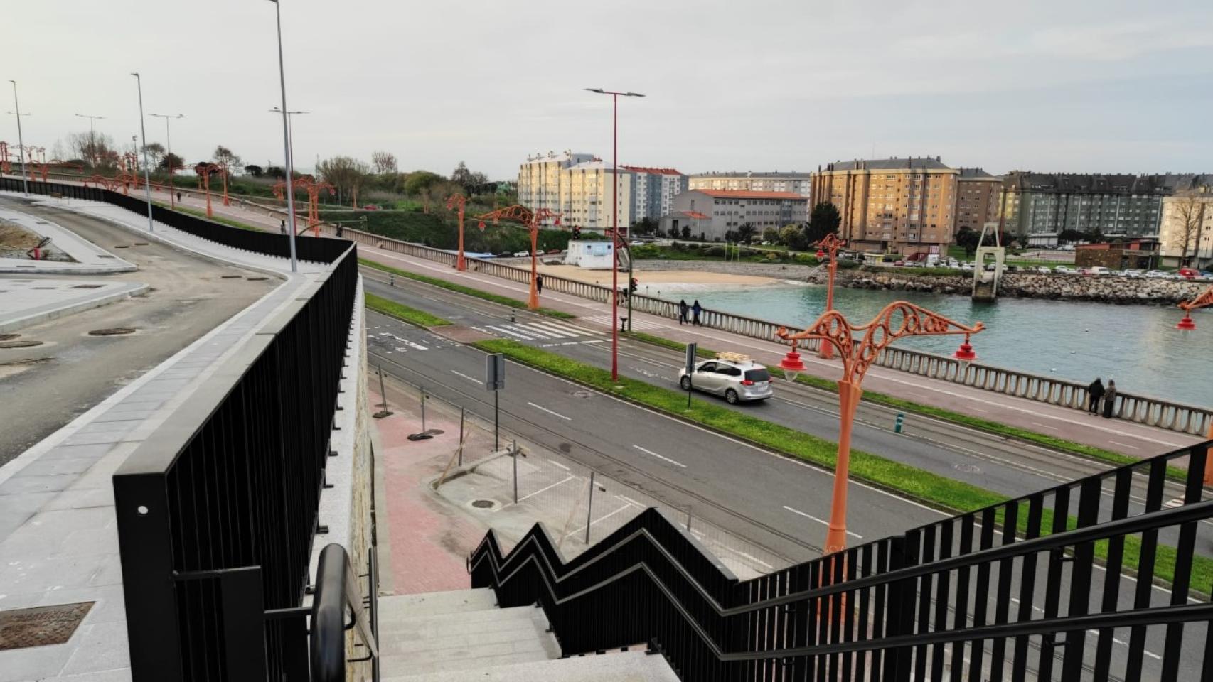 Nuevo mirador de San Amaro, con vistas a la playa, en la zona donde se construirán viviendas.