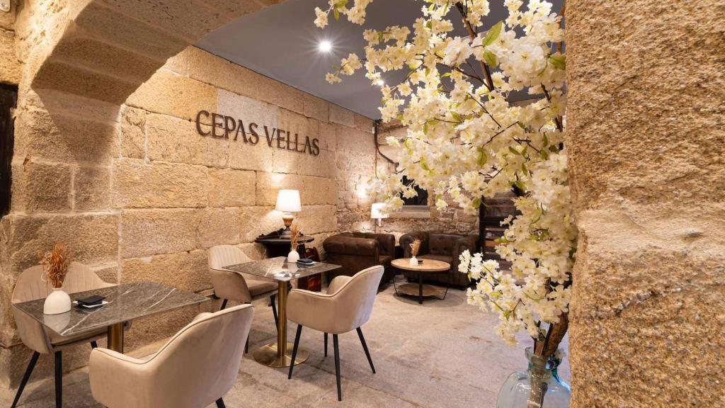Interior de Cepas Vellas Winebar