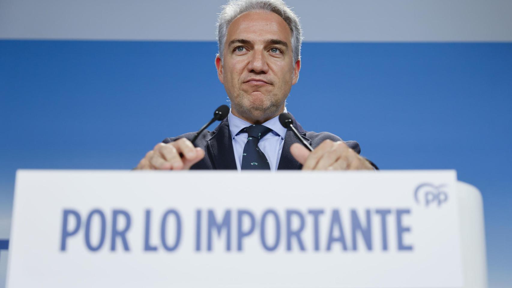 Elías Bendodo, vicesecretario autonómico y electoral del PP, este lunes en la rueda de prensa posterior al Comité de Dirección.