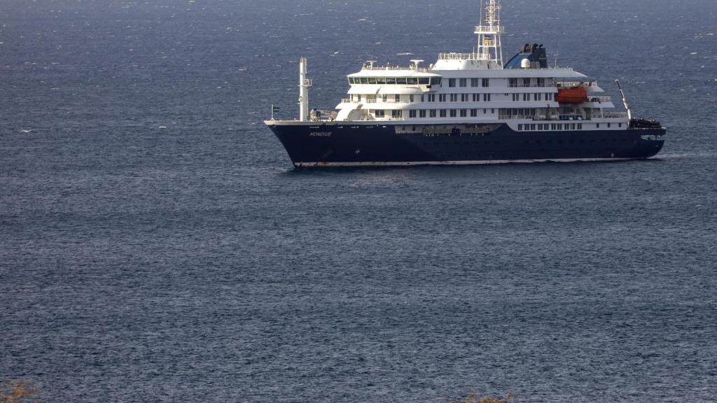 El crucero 'MV Hondius' parte de las costas de Cabo Verde, rumbo a Canarias.
