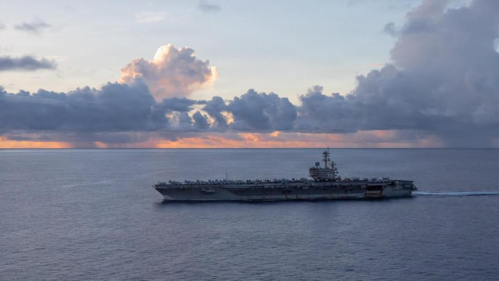 El portaaviones 'USS George H. W. Bush' desplegado en el mar de Arabia como parte del bloqueo naval a Irán.