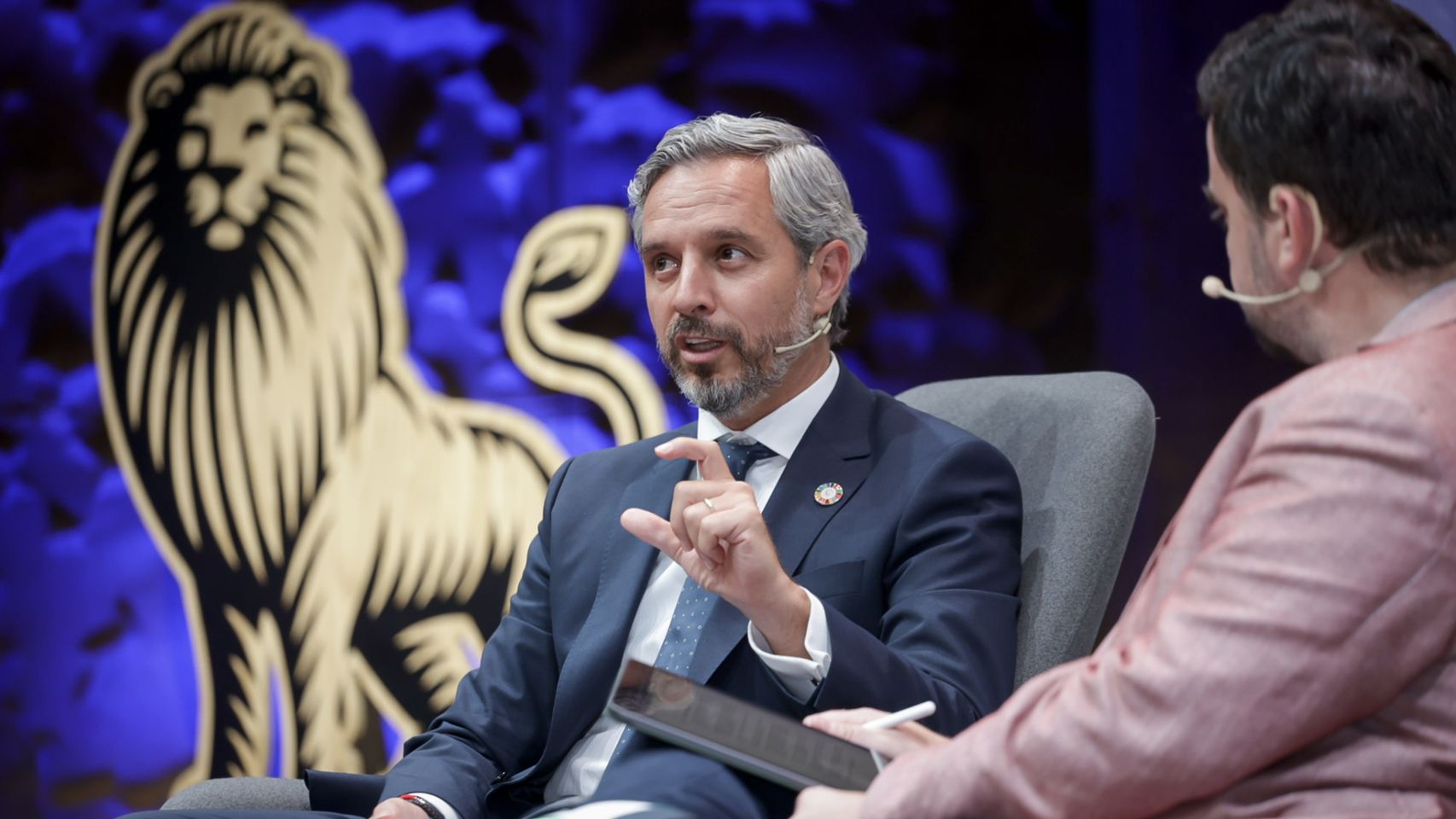 Juan Bravo, vicesecretario de Economía del PP, durante su conversación en el Observatorio.