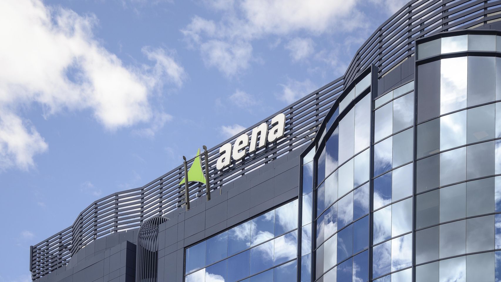 Aena.