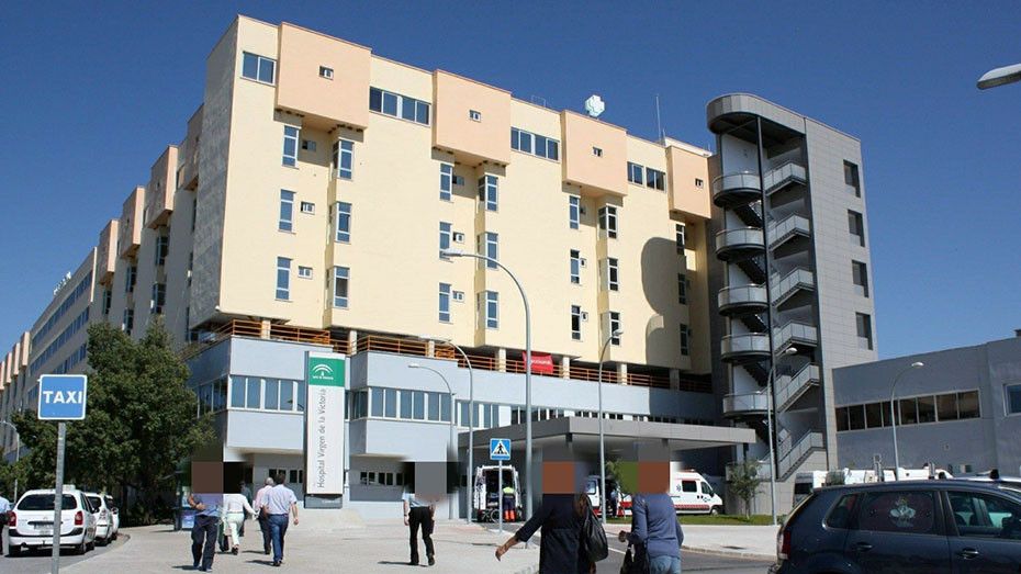 Tres trabajadores heridos de diversa consideración tras sufrir una caída en Málaga
