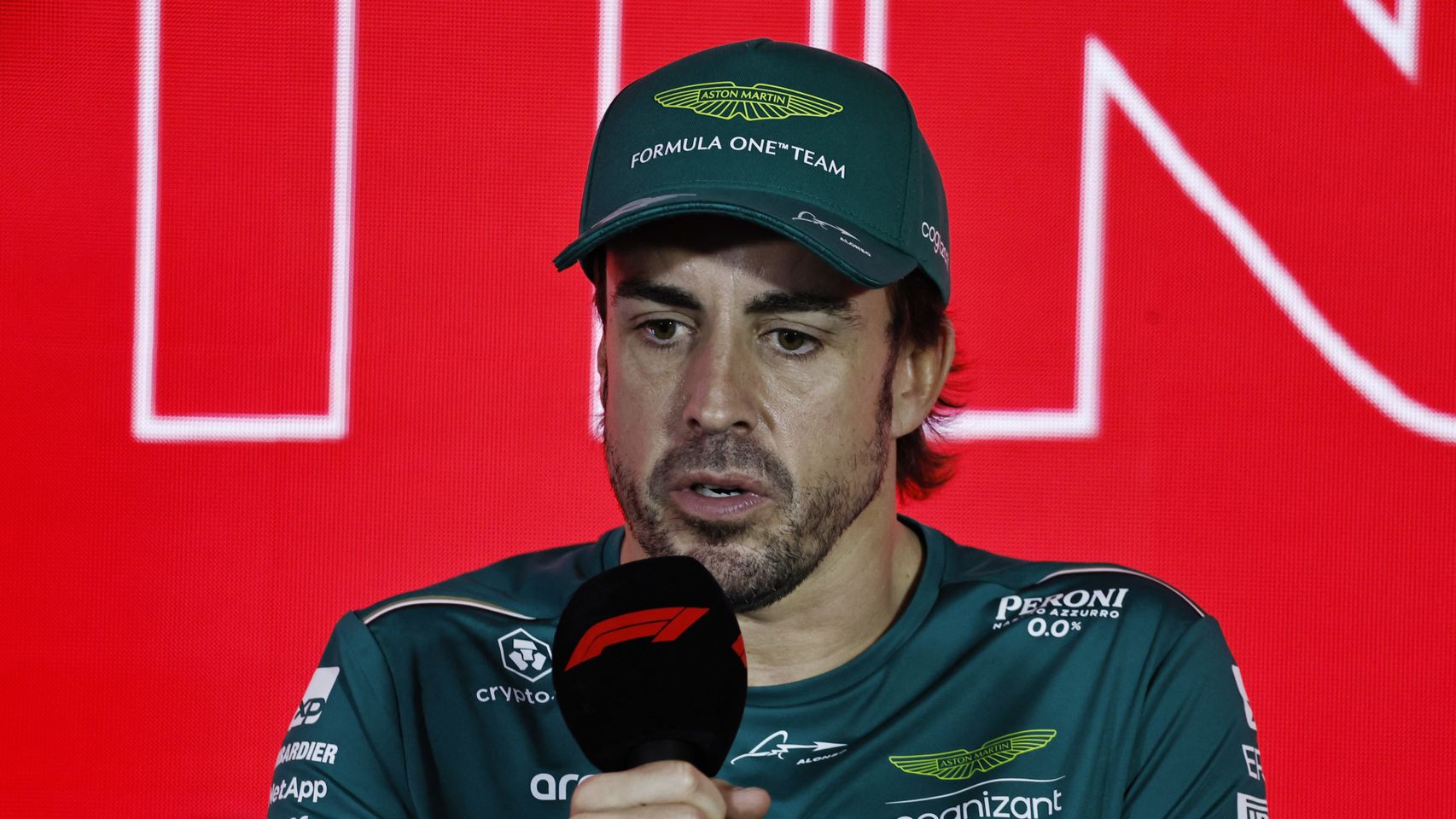 Fernando Alonso, durante una rueda de prensa en Bahréin.