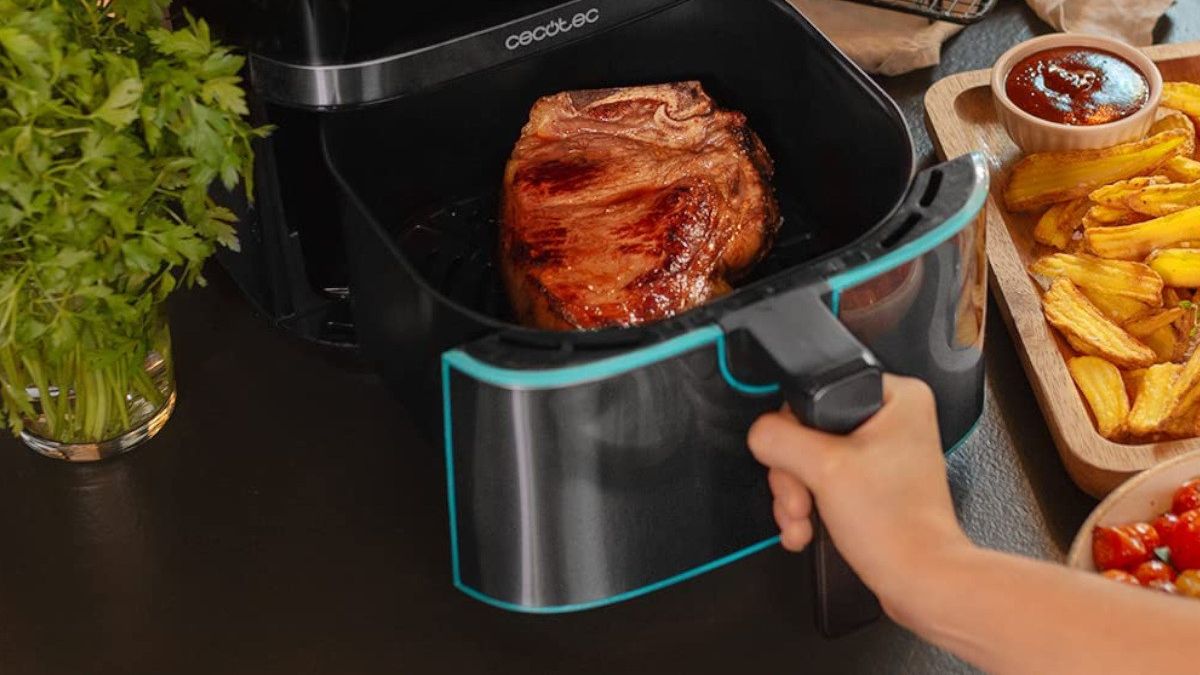 ¡Ofertón! La freidora de aire top ventas de Cecotec ahora con más de un 50% de descuento