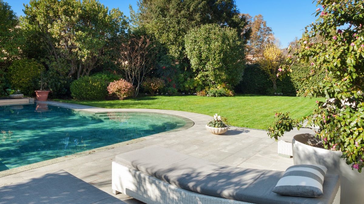 ¡Prepárate para el verano!: máximo confort con esta tumbona de jardín rebajada un 25%