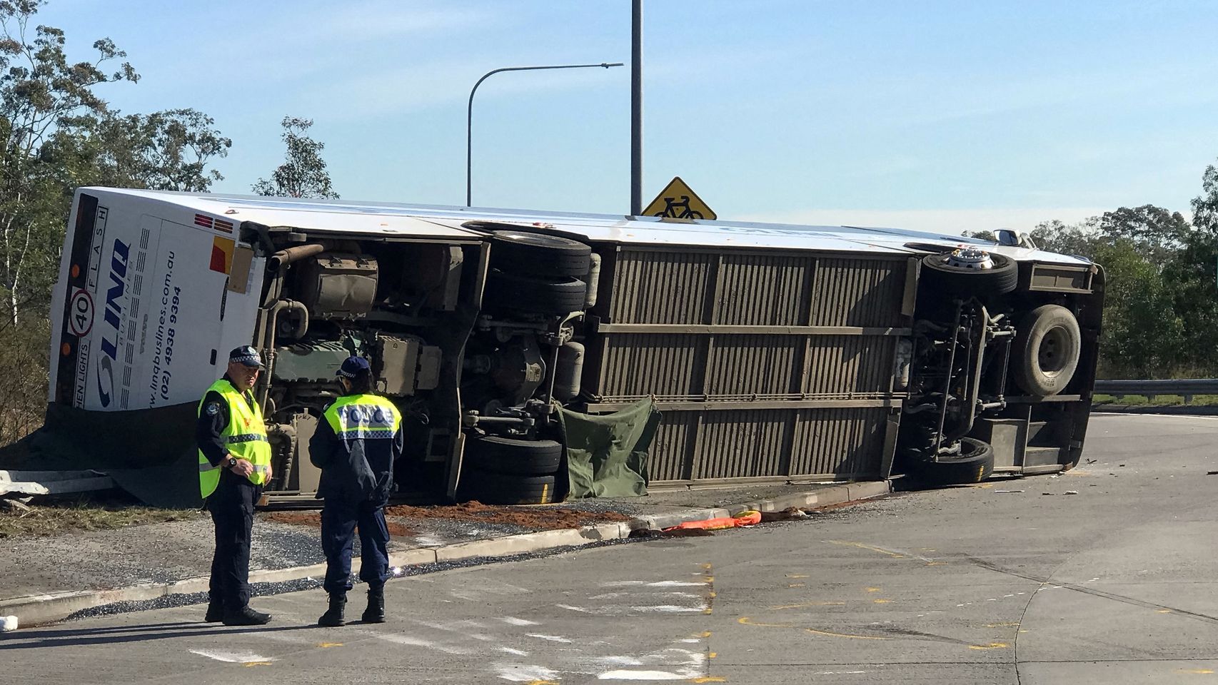 Imagen del autobús accidentado en la localidad de Greta (Australia).