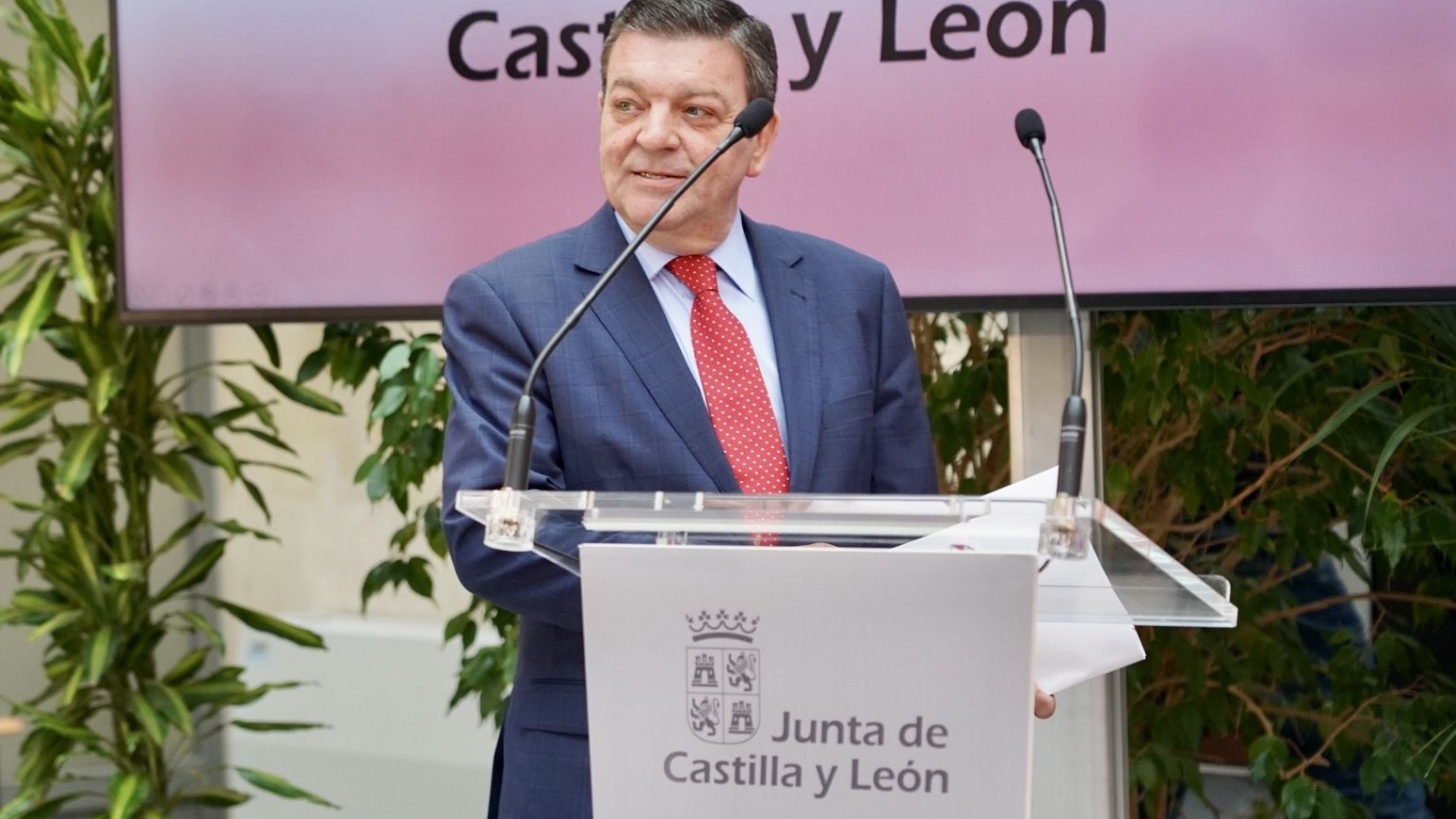 El consejero de la Presidencia, Luis Miguel González Gago, durante su rueda de prensa de este lunes.