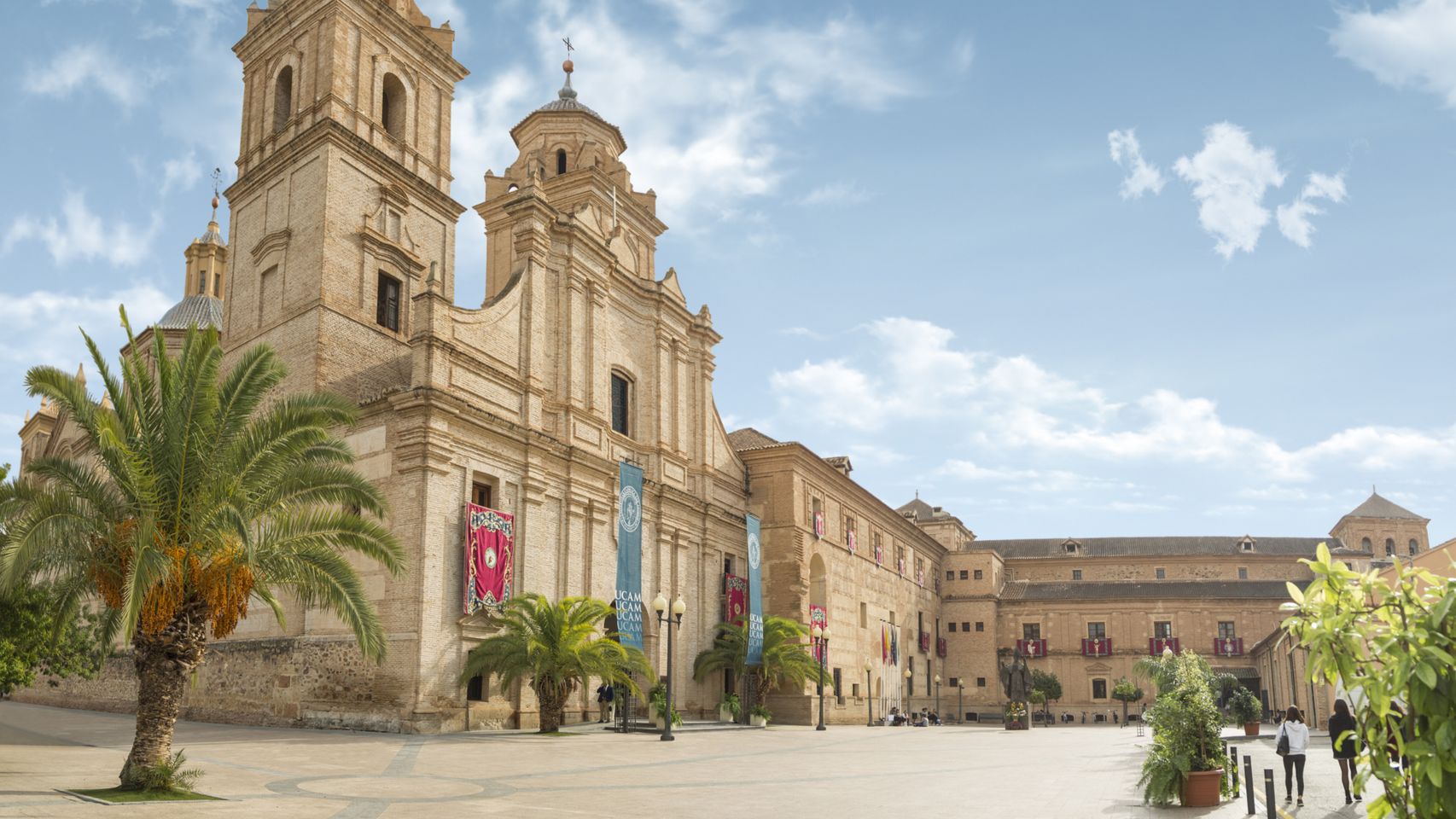 UCAM.