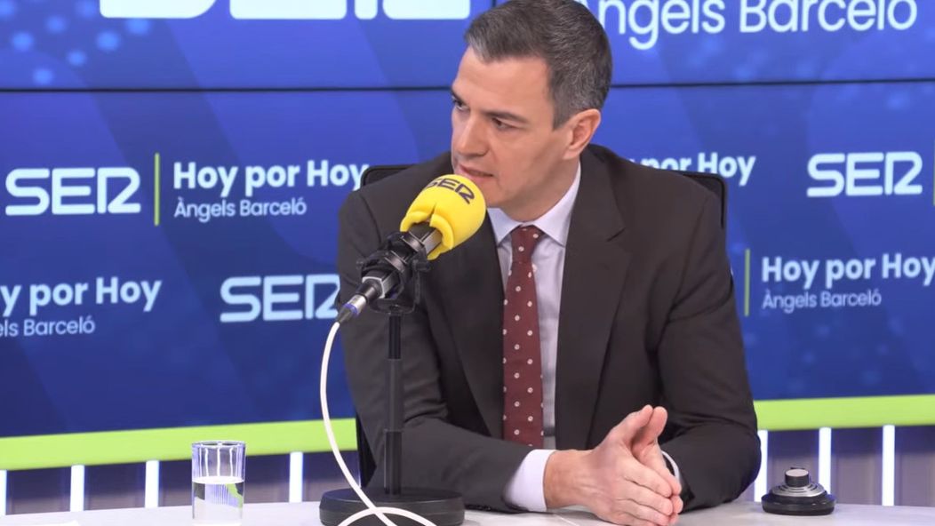 El presidente del Gobierno, Pedro Sánchez, este lunes en la entrevista en la Cadena SER.