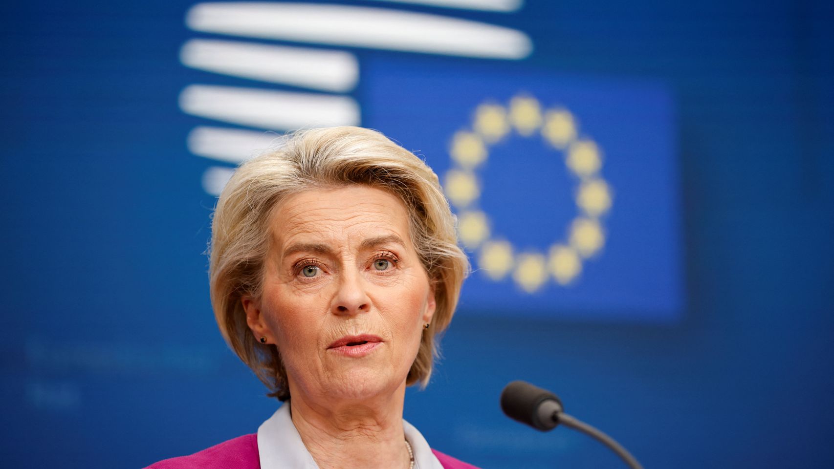 Imagen de archivo de la presidenta de la Comisión Europea, Ursula von der Leyen, participando en una rueda de prensa.