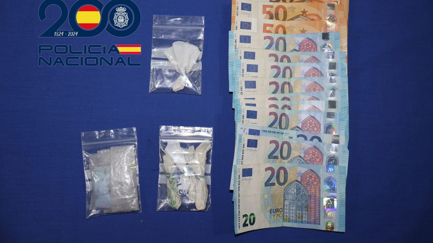El dinero y la droga incautada a un hombre en Salamanca