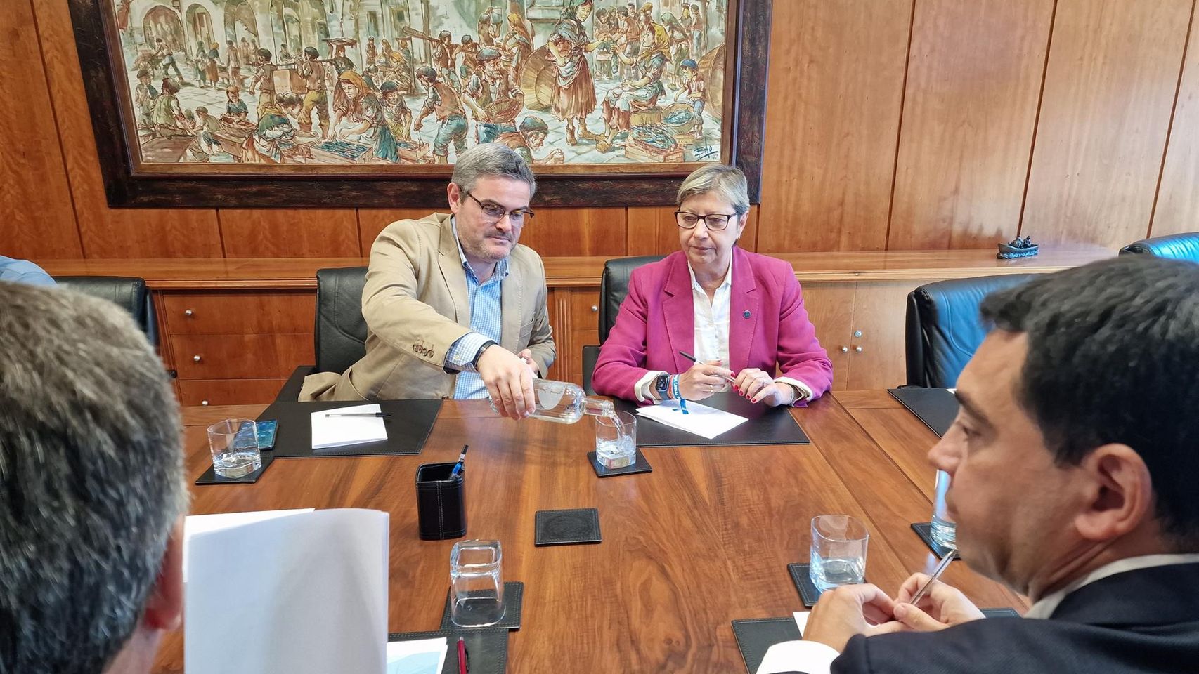 La conselleira de Mar Rosa Quintana en la reunión de este viernes.