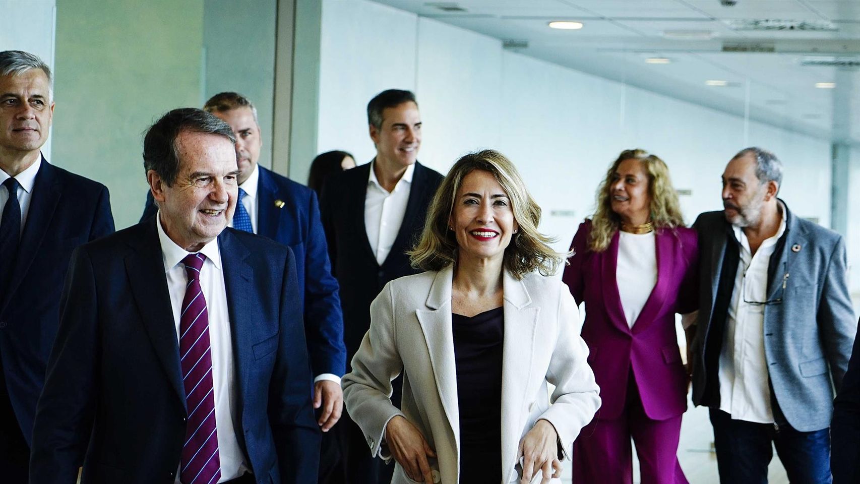 La ministra de Transportes, Movilidad y Agenda Urbana, Raquel Sánchez junto al alcalde de Vigo, Abel Caballero.
