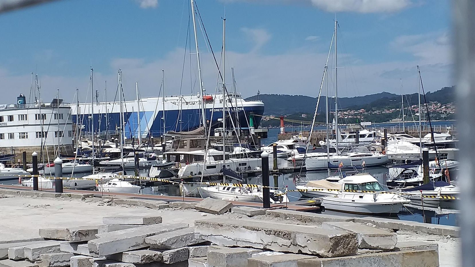 Barco ro-ro ‘Prometheus Leader’, atracado en Vigo en cuarentena