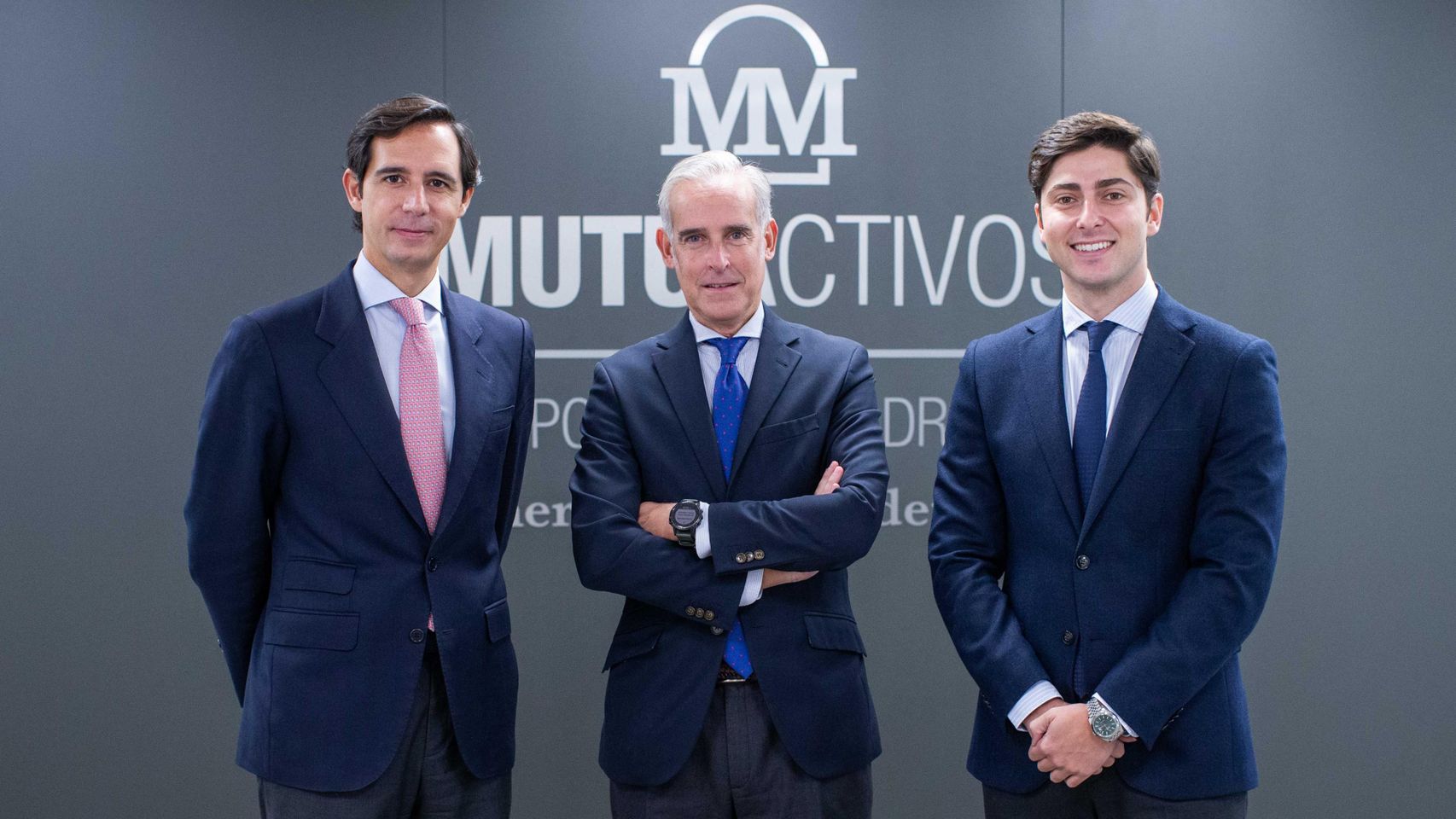 Alejandro Gervás, director comercial de Mutuactivos, Luis Ussia, presidente ejecutivo y consejero delegado, y Gonzalo Alcalde, responsable de la nueva sucursal.