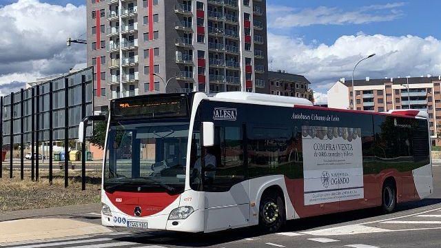 Un autobús urbano de León.