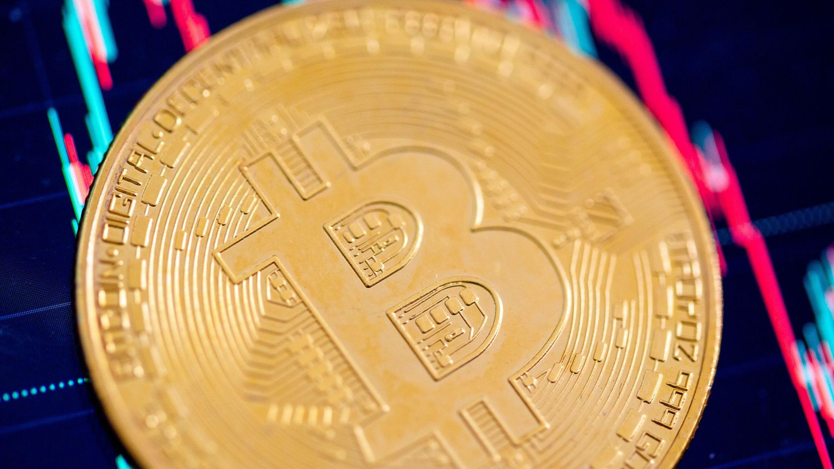 Representación física de un bitcoin.