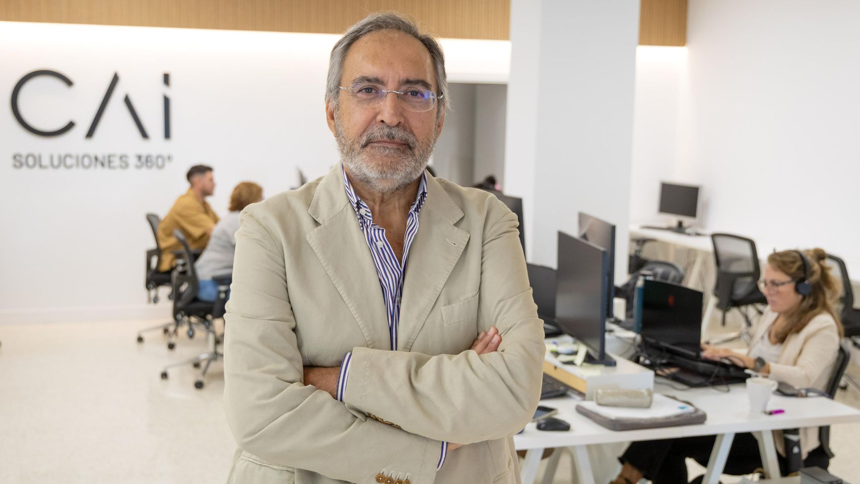 Luis Cepedano, ingeniero, en la oficina de CAI Soluciones en Málaga.+