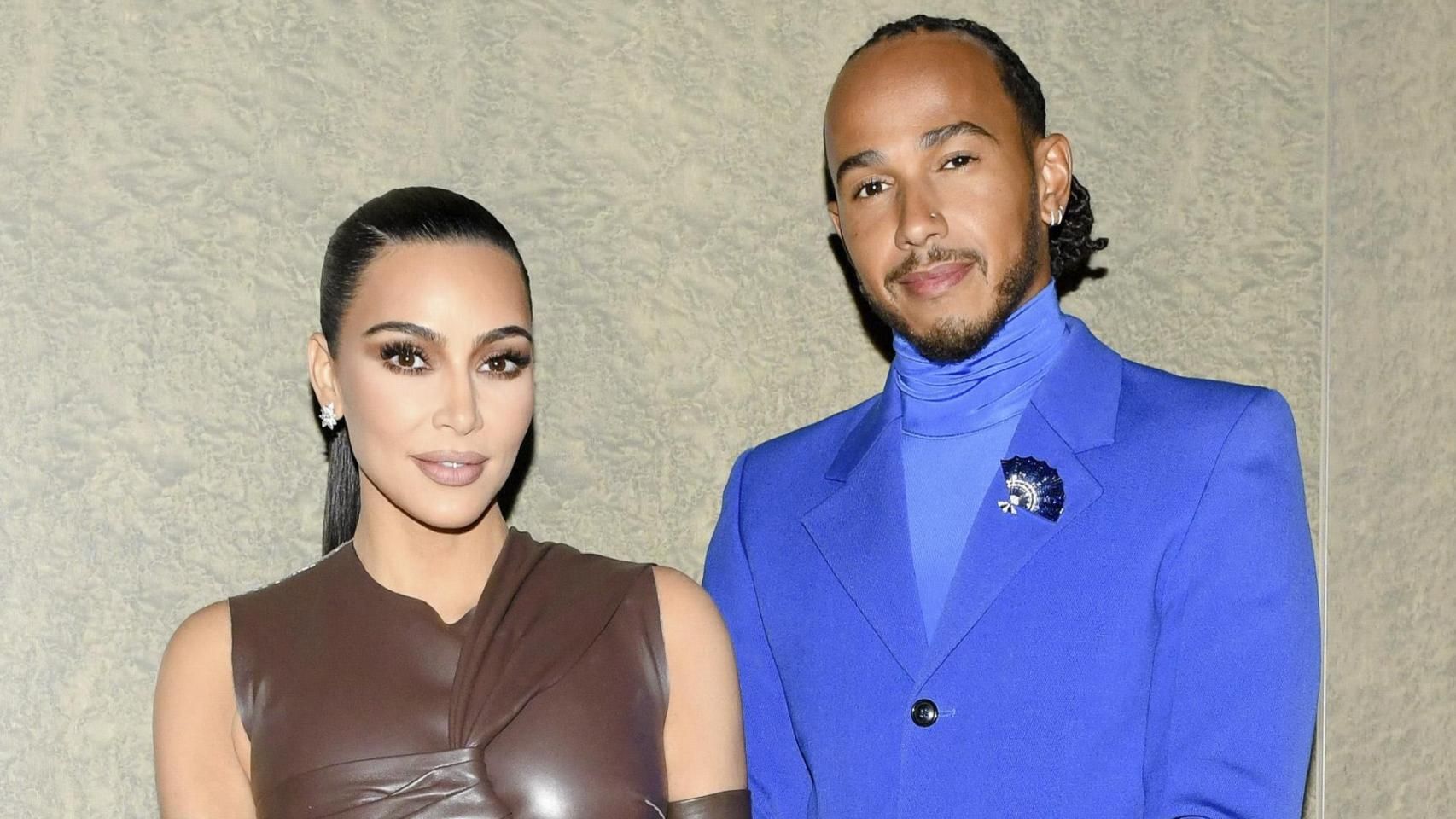 Kim Kardashian y Lewis Hamilton en un acto celebrado en 2021.