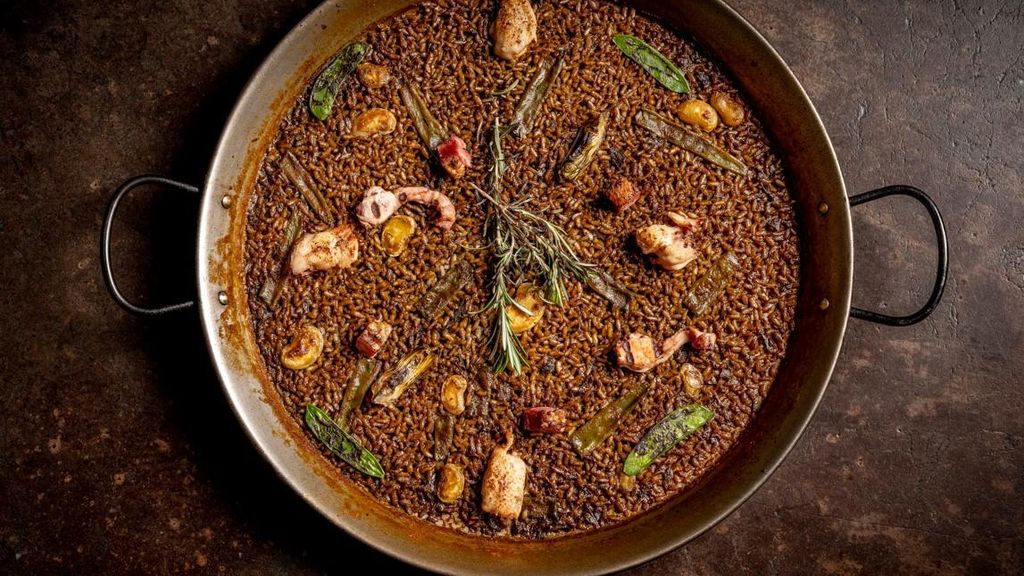 Paella valenciana sin huesos.